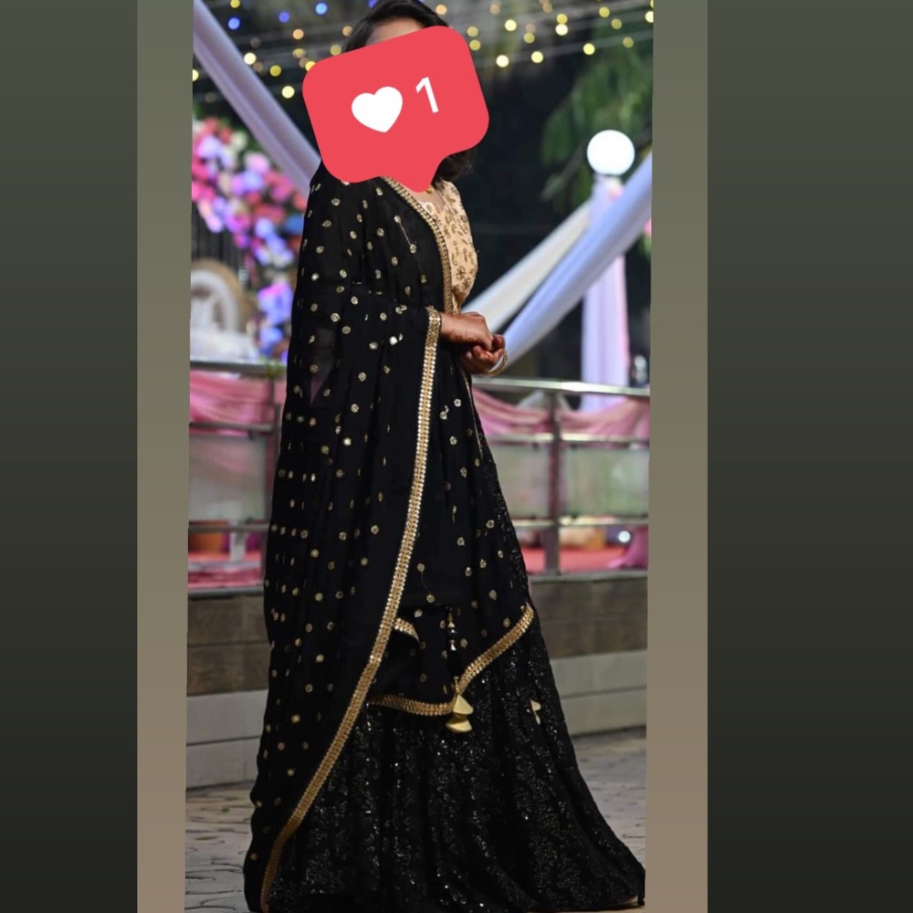 Exclusively black with gold sequins..!